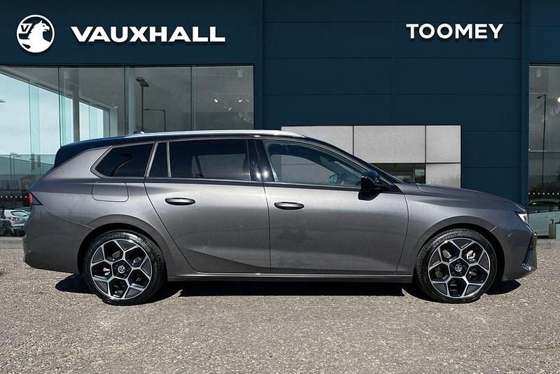 Used Vauxhall Astra Ultimate 178 HP (130 kW) 2024 Grey Estate