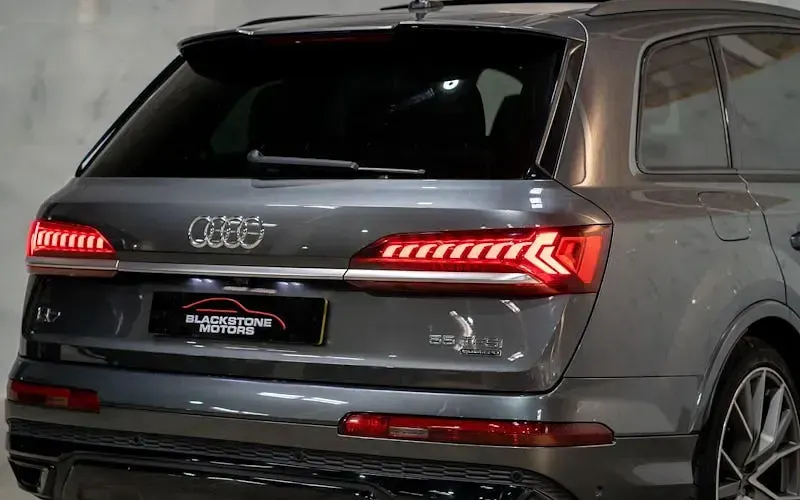 Used Audi Q7 Comfort 340 HP (250 kW) 2021 Grey SUV