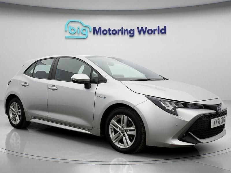 Silver Used 2021 Toyota Corolla Hatchback | £14,400 (Good price) - Image 1/4