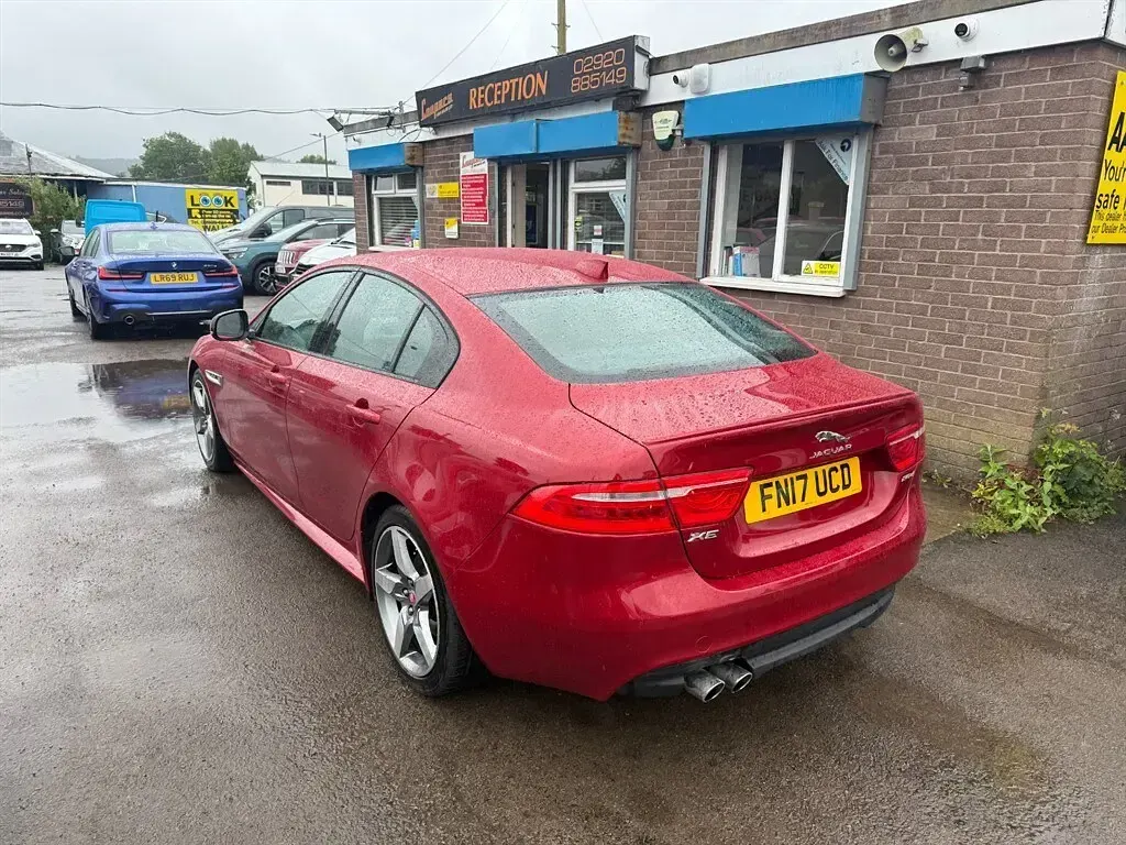 Used Jaguar XE R-Sport 180 HP (132 kW) 2017 Red Sedan