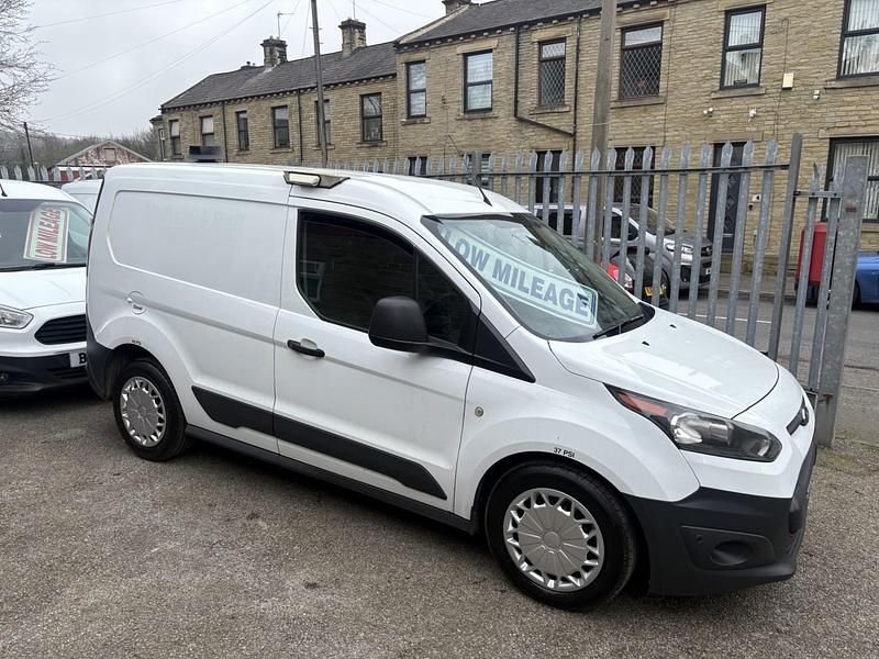 Used Ford Transit Connect 100 HP (73 kW) 2018 White MPV