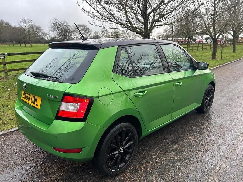 Used Skoda Fabia Colour Edition 75 HP (55 kW) 2018 Green Hatchback
