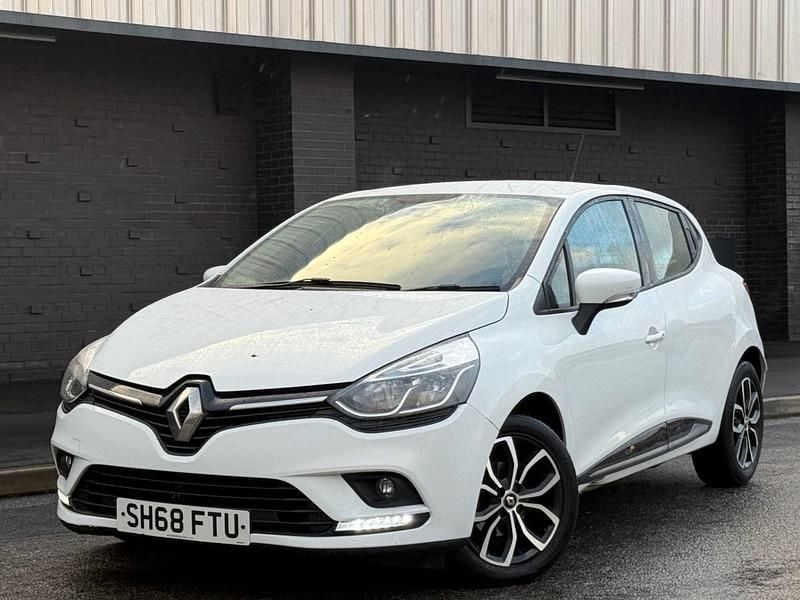White Used 2018 Renault Clio IV Play Hatchback | £3,999 (Super price) - Image 1/4
