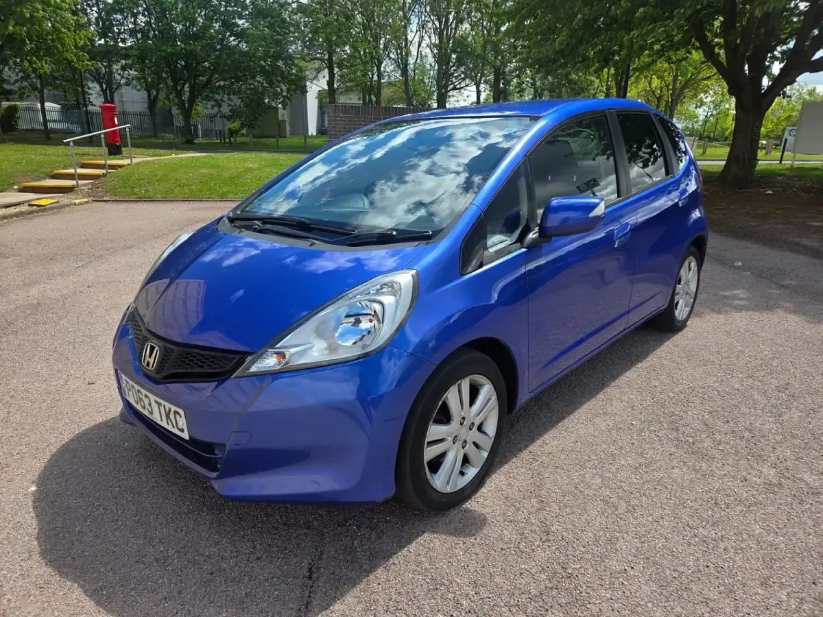 Used Honda Jazz ES 99 HP (72 kW) 2013 Blue Hatchback