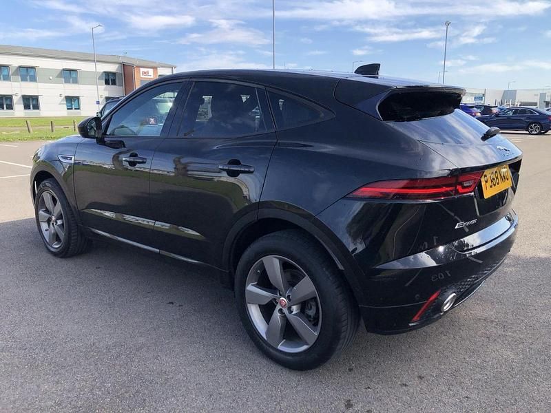 Begagnad Jaguar E-Pace R-Dynamic 197 HK (144 kW) 2018 Svart SUV
