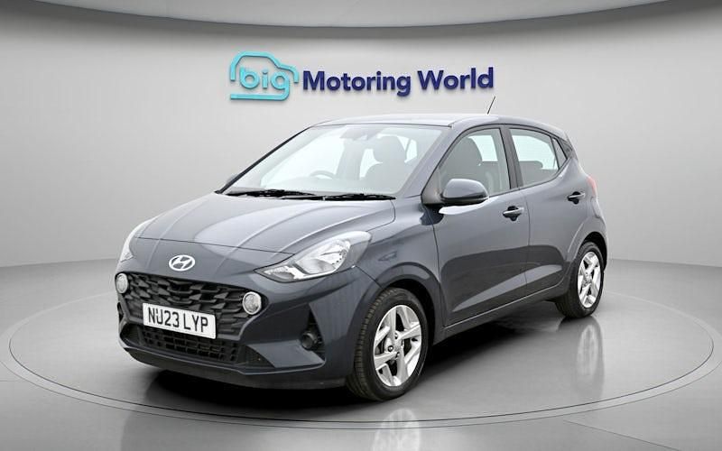 Used Hyundai i10 SE 67 HP (49 kW) 2023 Grey Hatchback