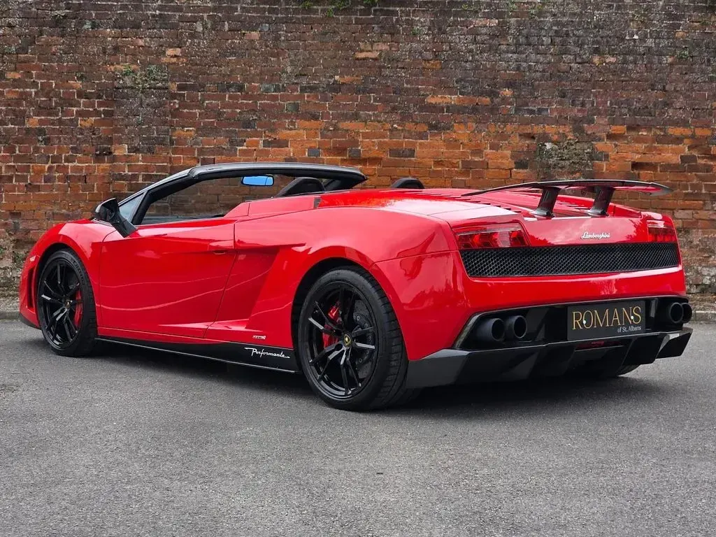 Used Lamborghini Gallardo 570 HP (419 kW) 2013 Red Cabriolet