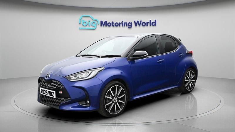 Used Toyota Yaris Hybrid Sport 131 HP (96 kW) 2025 Blue Hatchback