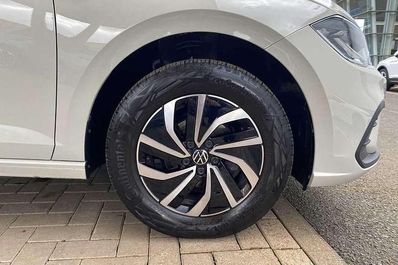 Used VW Polo Life 80 HP (58 kW) 2023 Grey Hatchback