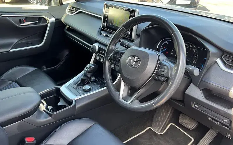 Used Toyota RAV4 Hybrid 222 HP (163 kW) 2019 Black SUV