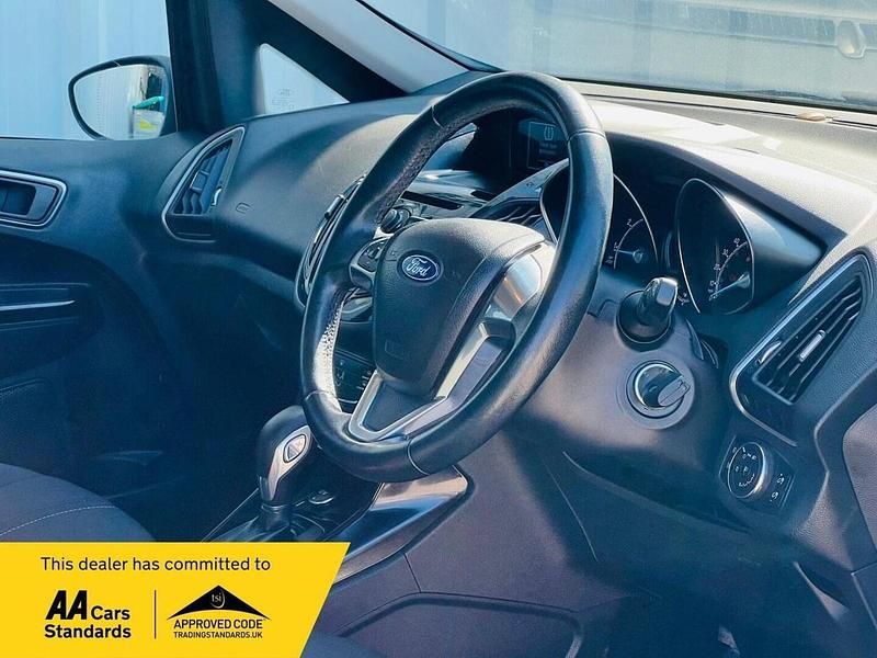 Used Ford B-MAX Zetec 105 HP (77 kW) 2012 Blue MPV