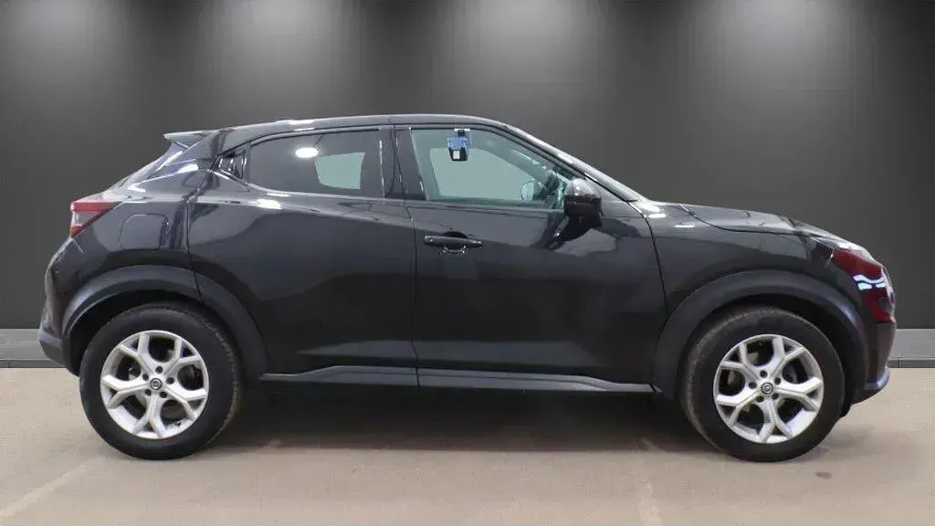 Used Nissan Juke N-Connecta 114 HP (83 kW) 2020 Black SUV