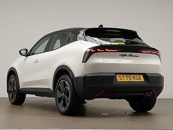 New Alfa Romeo GT Junior 136 HP (100 kW) 2025 Bicolour solid  sempione white with black roof Hatchback