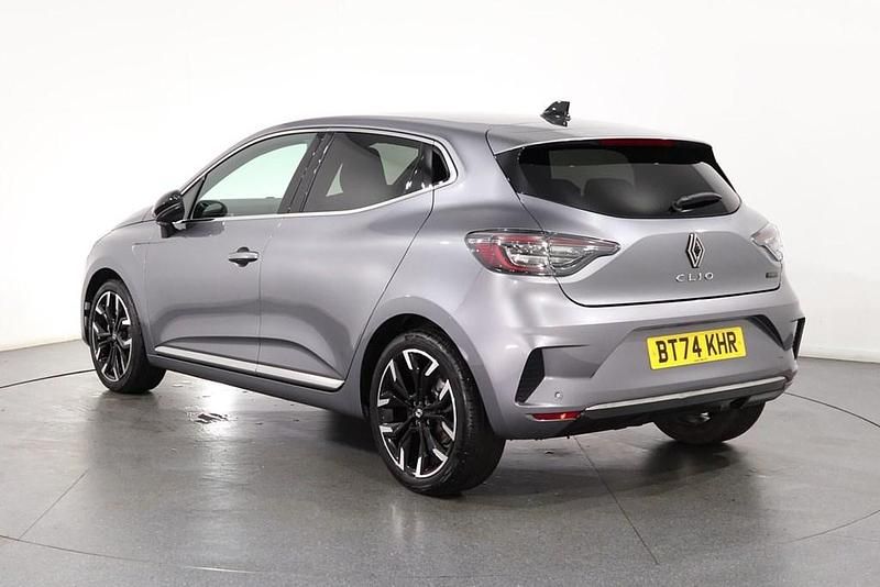 Used Renault Clio V Techno 145 HP (106 kW) 2024 Grey Hatchback