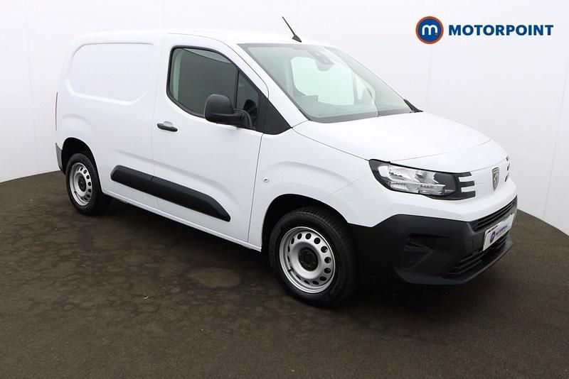 White Used 2024 Peugeot Partner MPV | £13,999 (Fair price) - Image 1/4