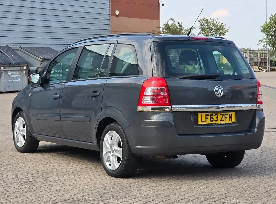 Używany Vauxhall Zafira 115 KM (84 kW) 2013 Szary Minivan