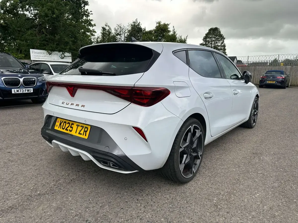 Used Cupra Leon 2025 White Hatchback