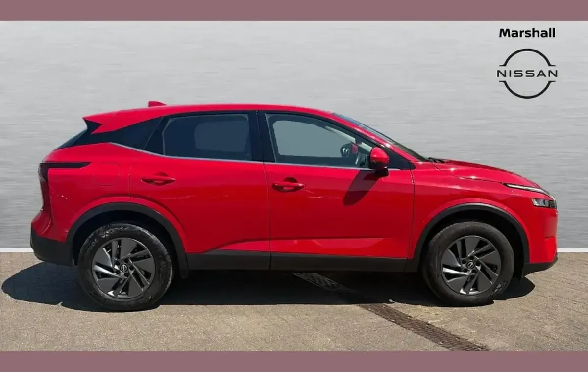 Used Nissan Qashqai Acenta Premium 155 HP (114 kW) 2023 Red SUV