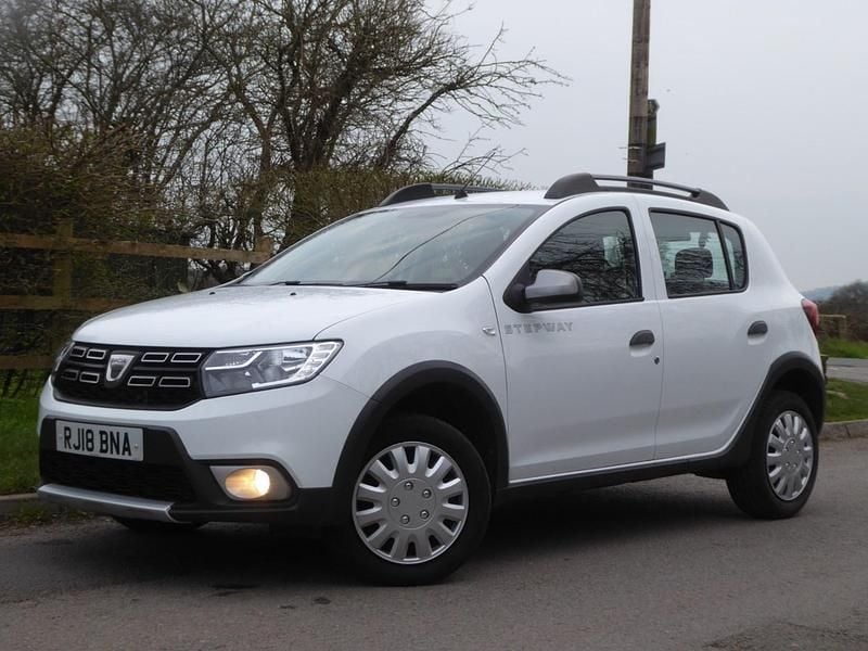 Used Dacia Sandero Ambiance 90 HP (66 kW) 2018 White Hatchback