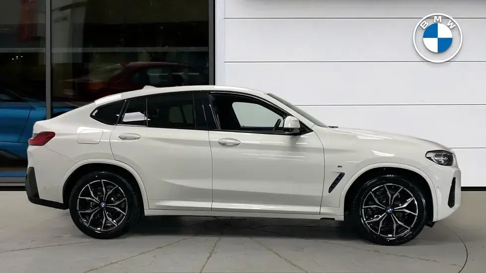 Used BMW X4 M Sport 187 HP (137 kW) 2021 White SUV