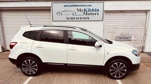 White Used 2011 Nissan Qashqai +2 N-TEC SUV | £3,395 (Fair price) - Image 1/4