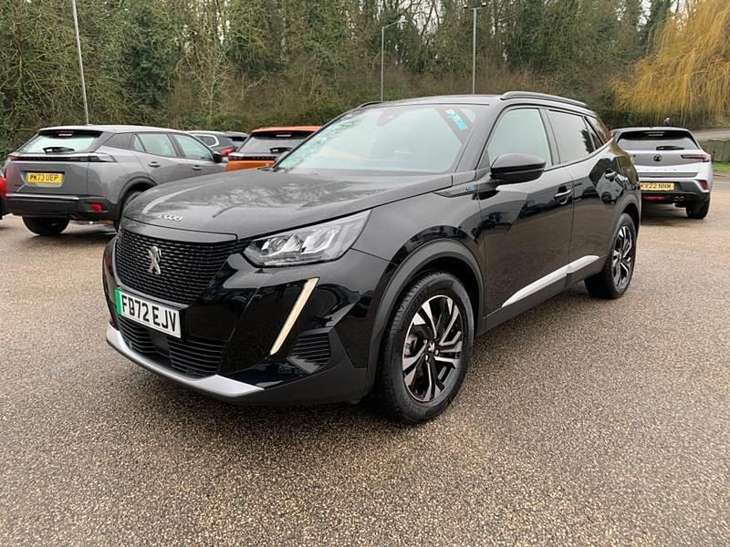 Second-hand Peugeot e-2008 Allure+ 98 kW (134 CP) 2022 Negru SUV