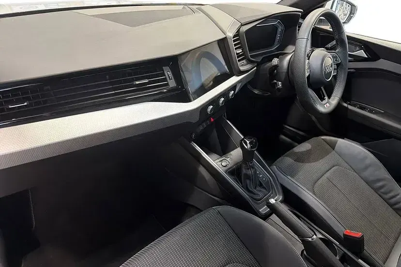 Used Audi A1 Sportback S-Line 148 HP (108 kW) 2025 Glacier white Hatchback