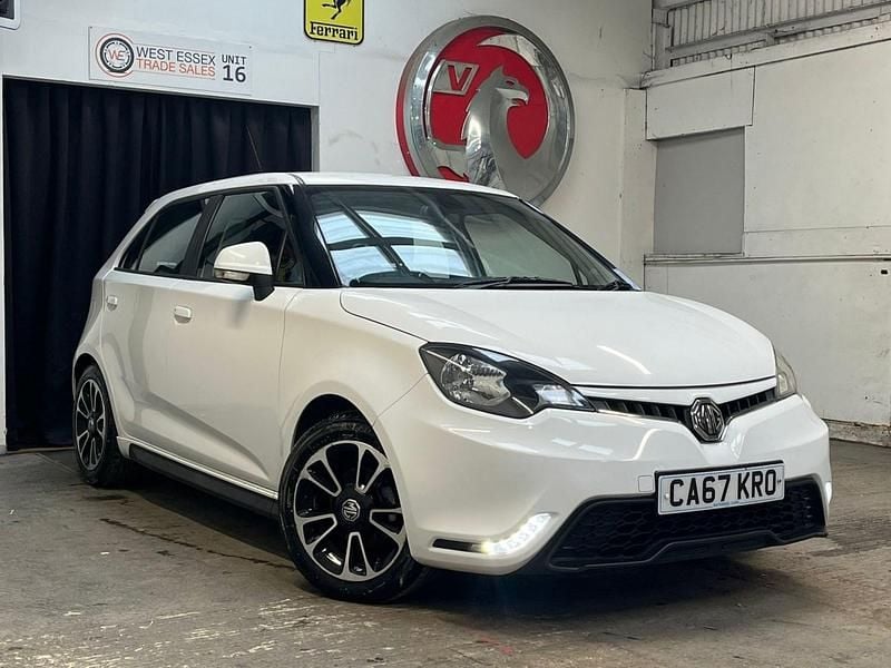 Used MG MG3 106 HP (77 kW) 2017 White Hatchback