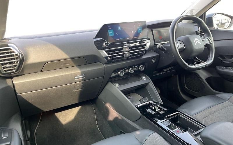 Used Citroën e-C4 Shine 100 kW (136 HP) 2021 Red Hatchback