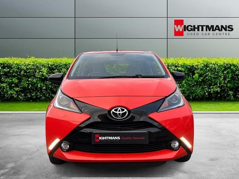Used Toyota Aygo X-cite 68 HP (50 kW) 2014 Orange Hatchback