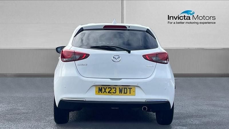 Begagnad Mazda 2 Inclusive 116 HK (85 kW) 2023 Vit Halvkombi