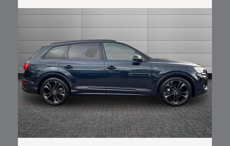New Audi Q7 Black Edition 231 HP (169 kW) 2025 Blue SUV