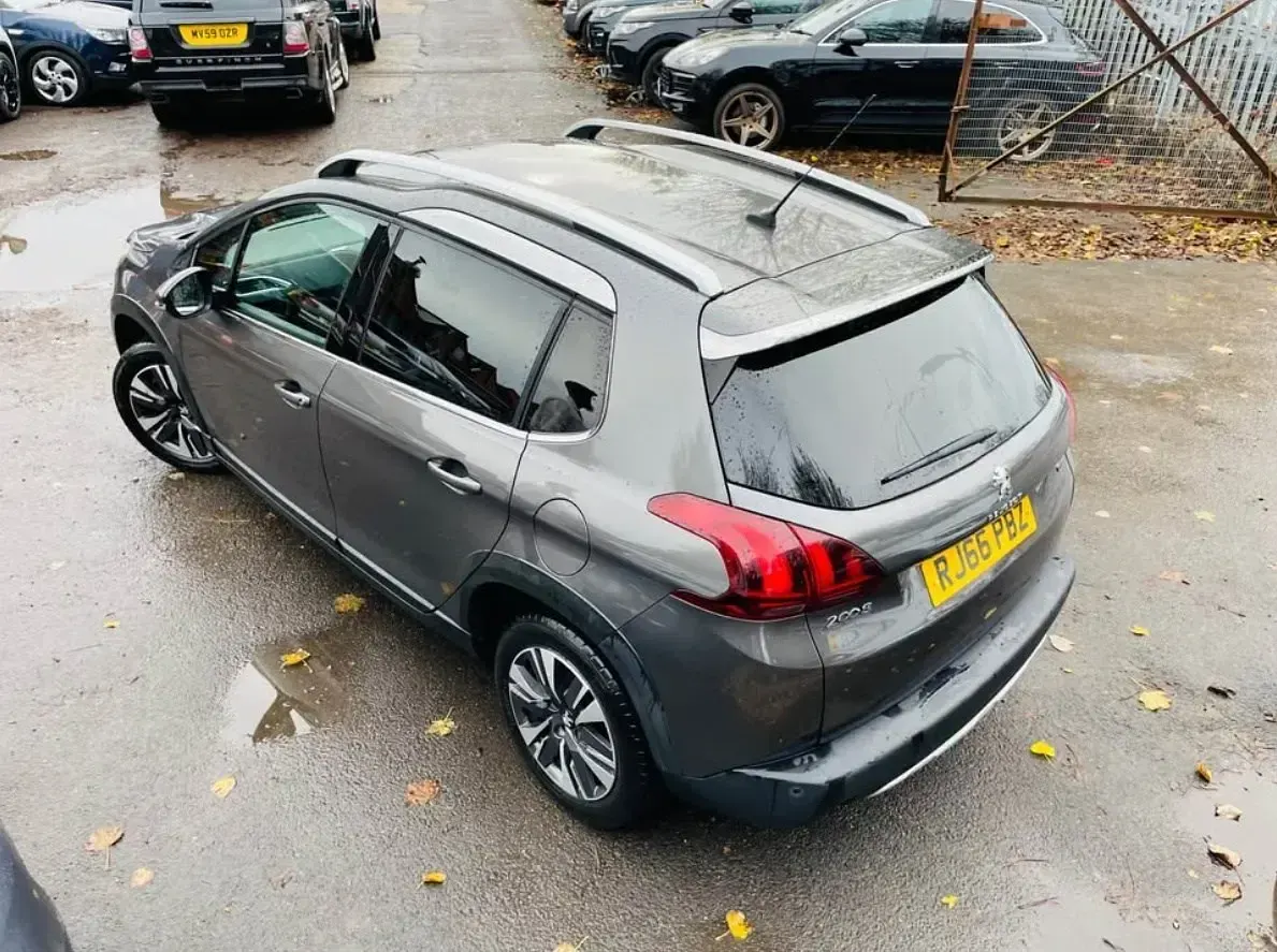 Begagnad Peugeot 2008 Allure 2017 Grå SUV