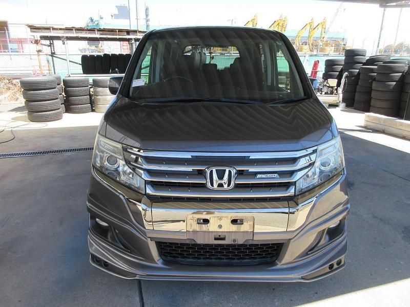 Grey Used 2014 Honda Stepwgn Cool MPV | £14,995 (Expensive) - Image 1/4