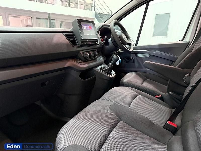 New Nissan Primastar Acenta 110 HP (80 kW) 2026 White MPV