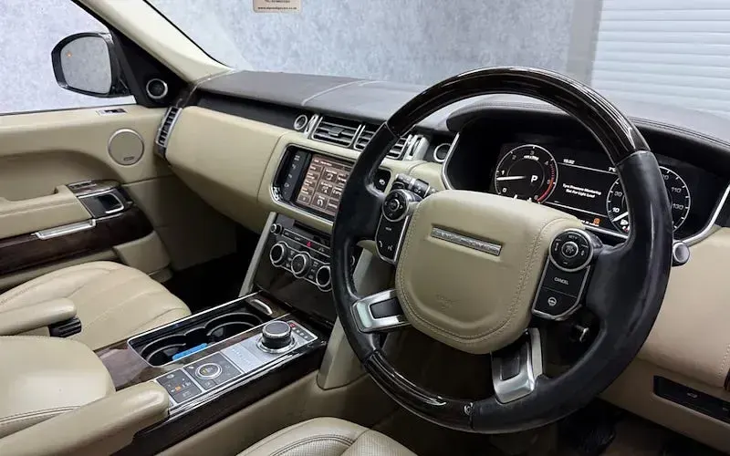 Used Land Rover Range Rover Autobiography 340 HP (250 kW) 2017 SUV
