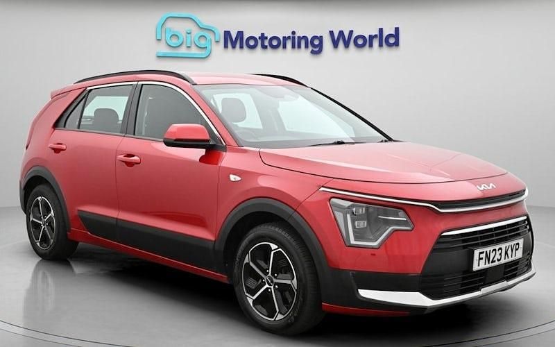 Begagnad Kia Niro 141 HK (103 kW) 2023 Röd SUV