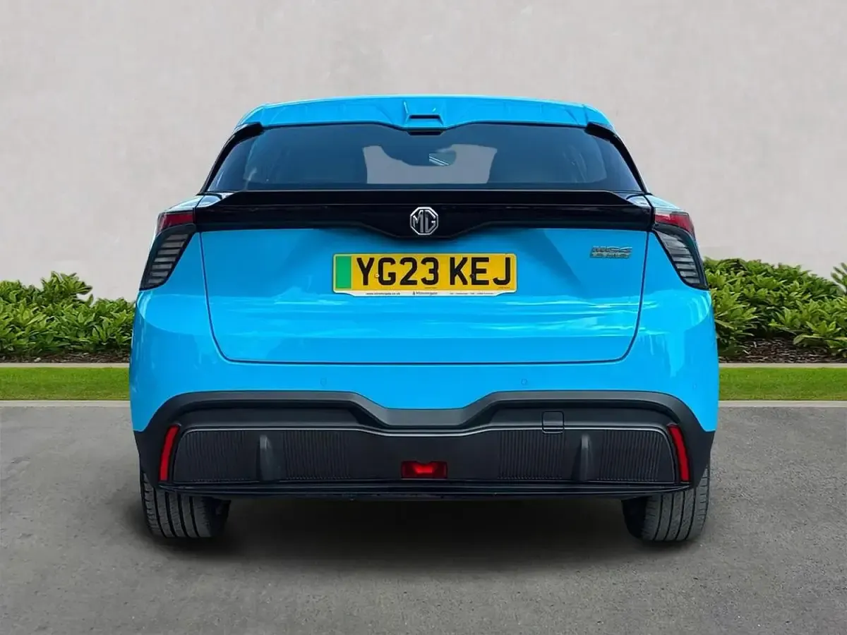 Used MG MG4 EV SE 2023 Blue Hatchback