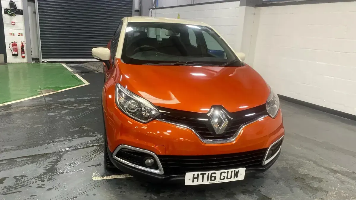 Second-hand Renault Captur Dynamique 110 CP (80 kW) 2016 Portocaliu SUV