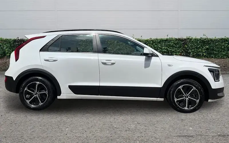 Used Kia Niro 141 HP (103 kW) 2023 White SUV
