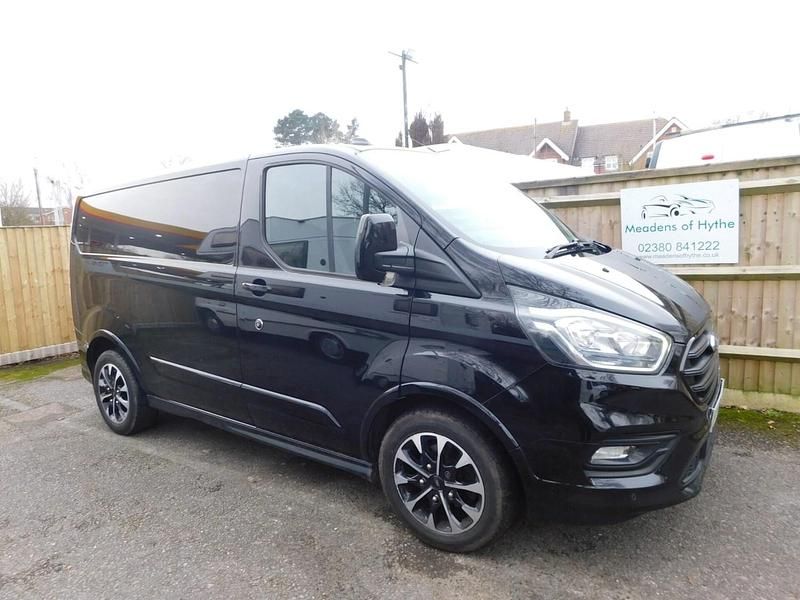 Used Ford Transit Custom Sport 185 HP (136 kW) 2019 Black Van