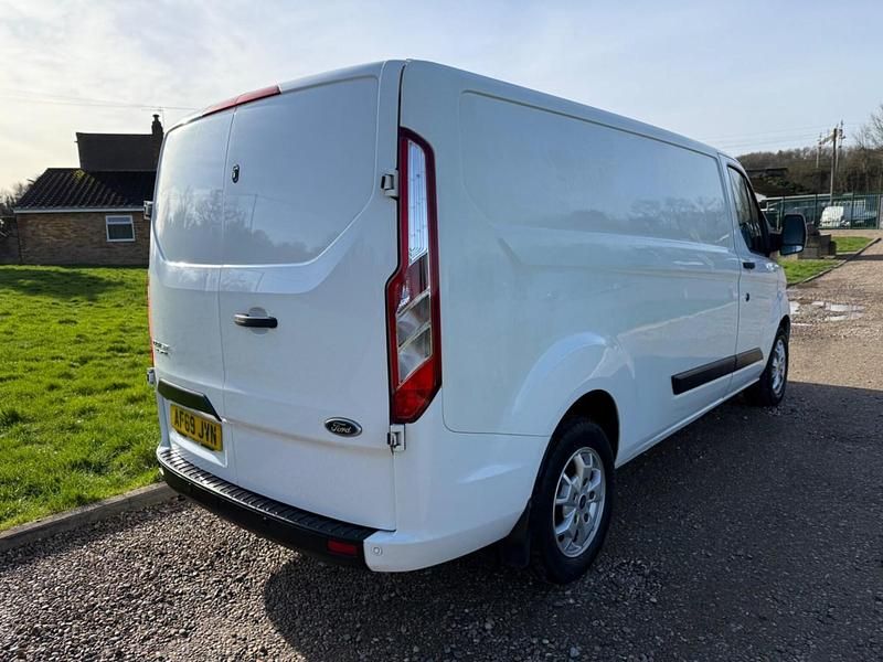 Begagnad Ford Transit Custom Trend 105 HK (77 kW) 2019 Vit Van