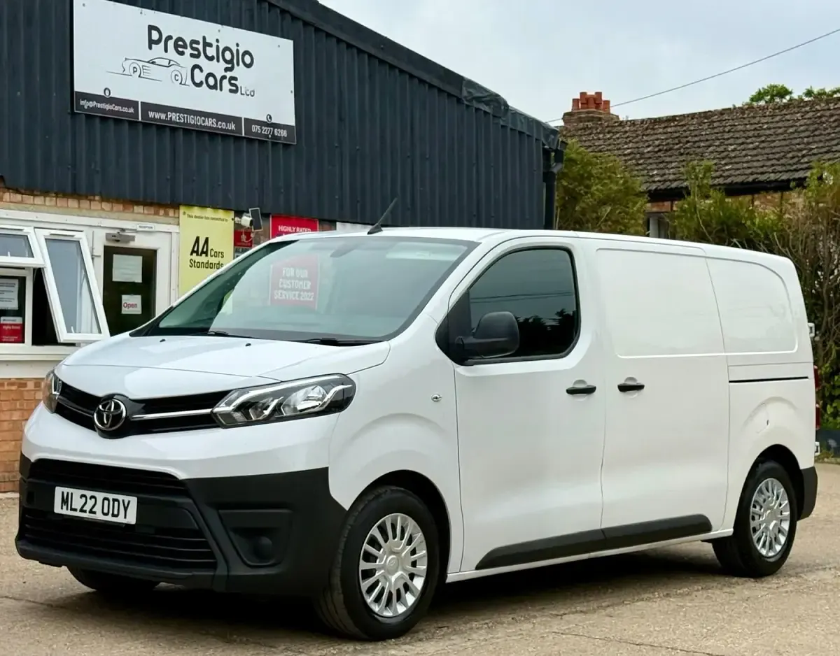 Used Toyota Proace 120 HP (88 kW) 2022 White MPV