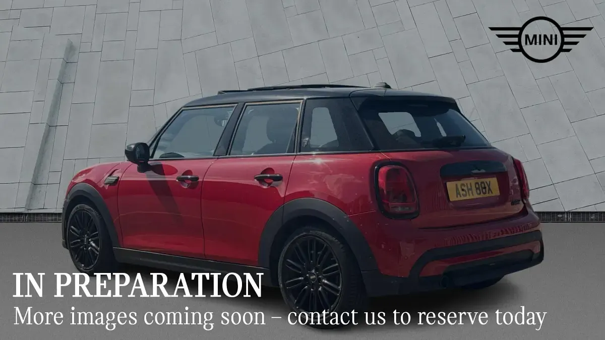 Begagnad Mini Cooper Exclusive 134 HK (98 kW) 2022 Röd Halvkombi