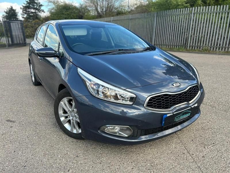 Used Kia Ceed 2015 Blue Hatchback