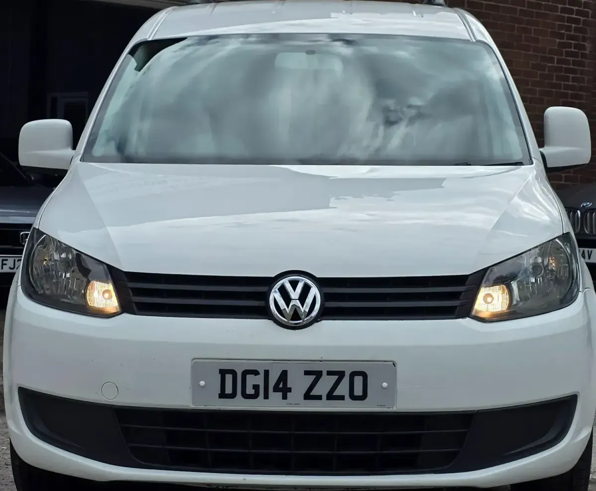 Usado VW Caddy Startline 102 HP (75 kW) 2014 Branco Monovolume