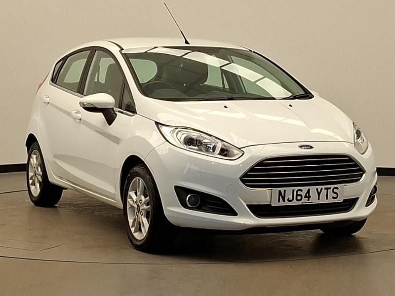 Used Ford Fiesta Zetec 82 HP (60 kW) 2014 White Hatchback