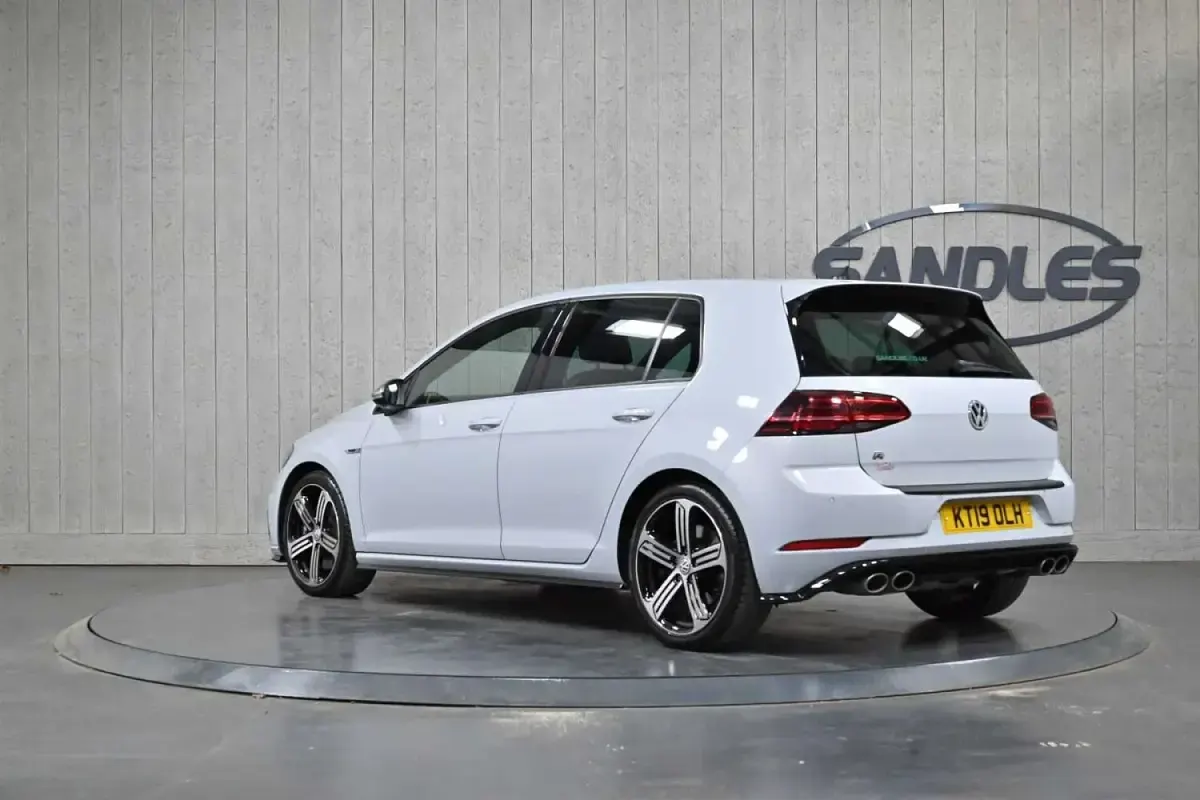 Used VW Golf VII R 300 HP (220 kW) 2019 Silver Hatchback