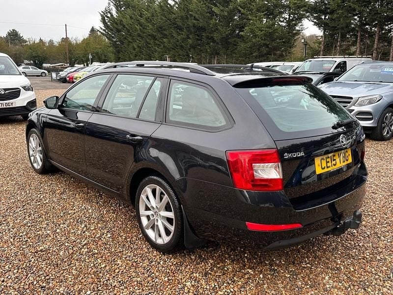 Used Skoda Octavia Elegance 184 HP (135 kW) 2015 Black Estate
