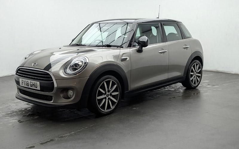 Used Mini Cooper Hatch 136 HP (100 kW) 2018 Silver Hatchback